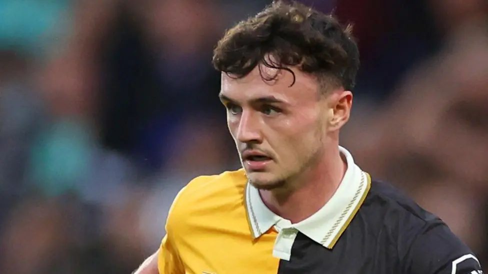 Tembakan menyegel kesepakatan pinjaman untuk Gilligan dan Armitage