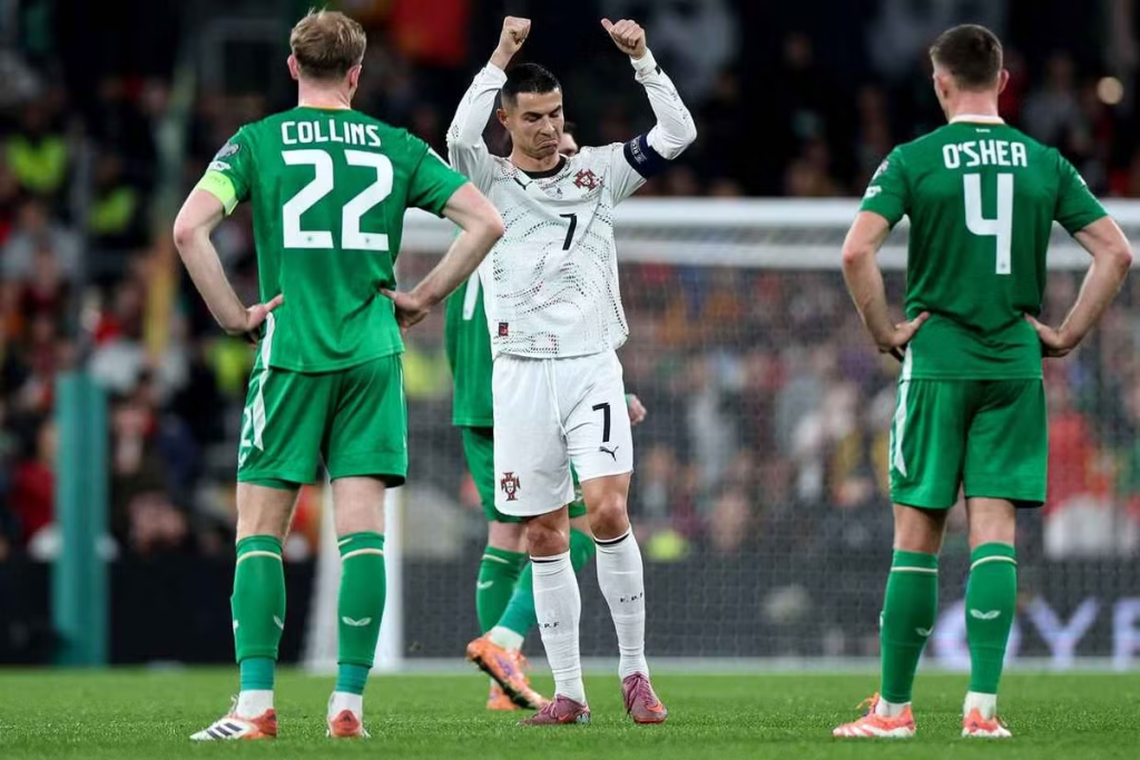Ronaldo mendapat kartu merah saat Irlandia mengejutkan Portugal, menghancurkan grup kualifikasi Piala Dunia